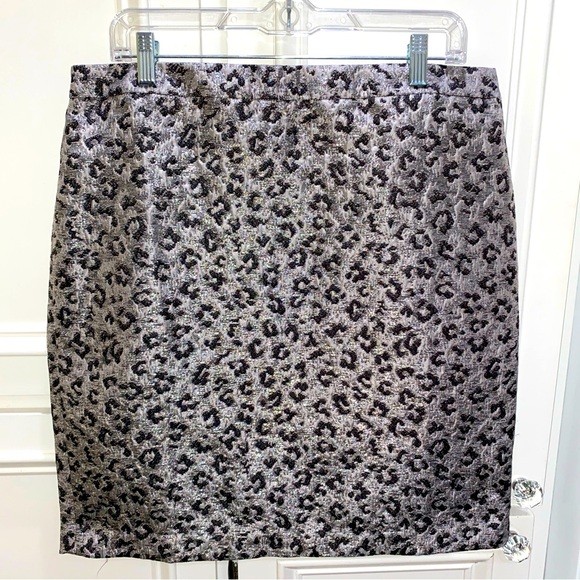 LOFT NWOT Leopard Animal Print Pencil Skirt in Gray & Silver - Picture 1 of 8